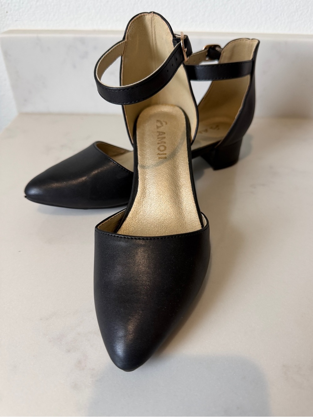 AMO Black Pointed Toe Ankle Strap Heels, Kids size 33